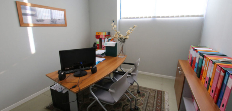 Una postazione day office in Maxicubo Self Storage